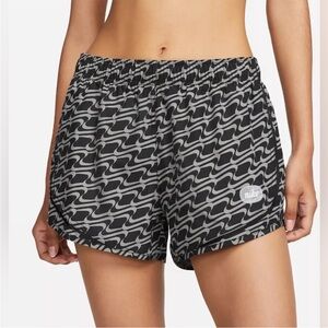 Women's Nike Dri-FIT Tempo Icon Clash Running Shorts XL